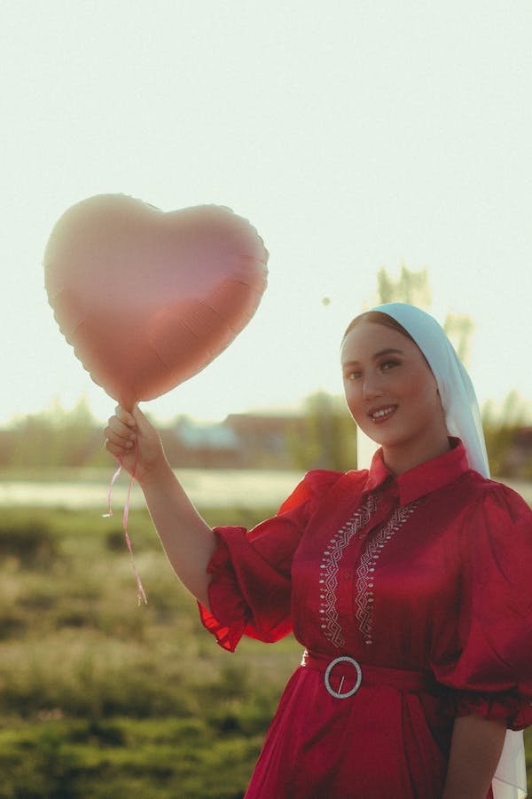 Balloon sleeved dress